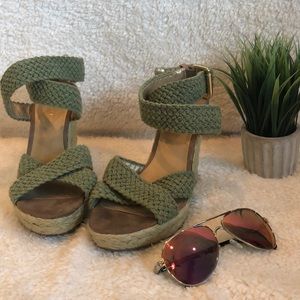 Nine West green wrap around ankle wedge super cute